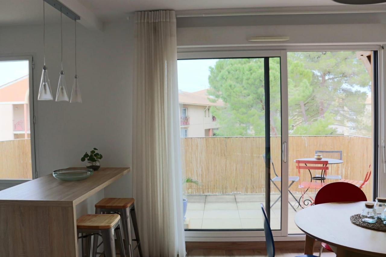 Apartamento Uzes Centre La Terrasse Des Capucines Avec Garage Privee Exterior foto