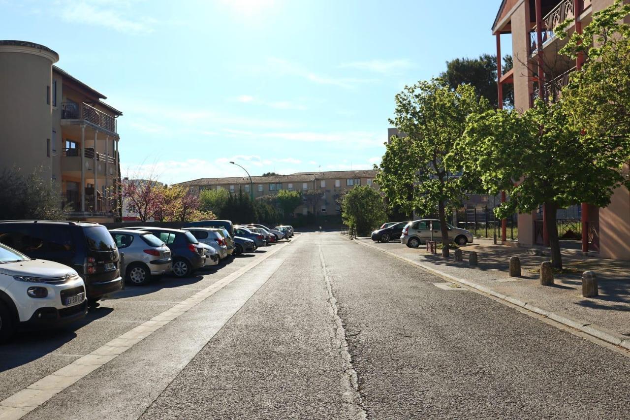 Apartamento Uzes Centre La Terrasse Des Capucines Avec Garage Privee Exterior foto